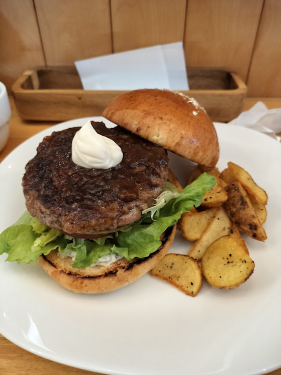 カプチーノのハンバーガーしか勝たん🍔・ハンバーーーーグ😍・ハードスケジュール・無事帰宅🏘・２日間での走行距離は1200kmに関するカスタム事例の投稿画像2枚目