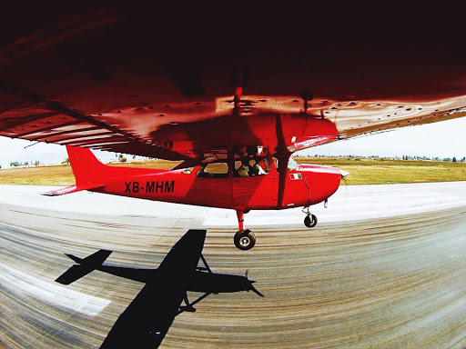 Escuela de Aviacion Flightmex, Aeropuerto Internacional de Toluca Puerta 1 Calle 2 Hangar C-10, Palmillas, 50226 Toluca de Lerdo, Méx., México, Aeropuerto internacional | EDOMEX