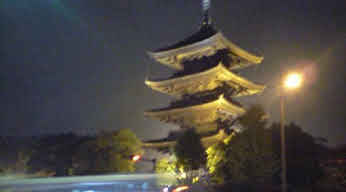 夜の東寺