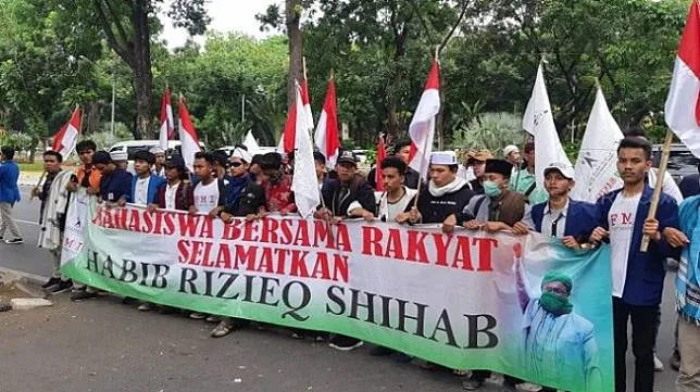 Minta Pulangkan Habib Rizieq, Front Mahasiswa Islam Geruduk Kantor Mahfud MD