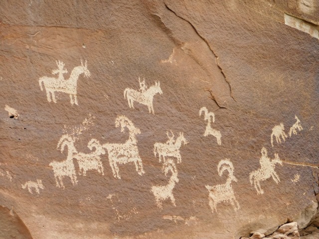 C092_USA UT Arches NP Ute Rock Art_2018-10-07_DSCN3579