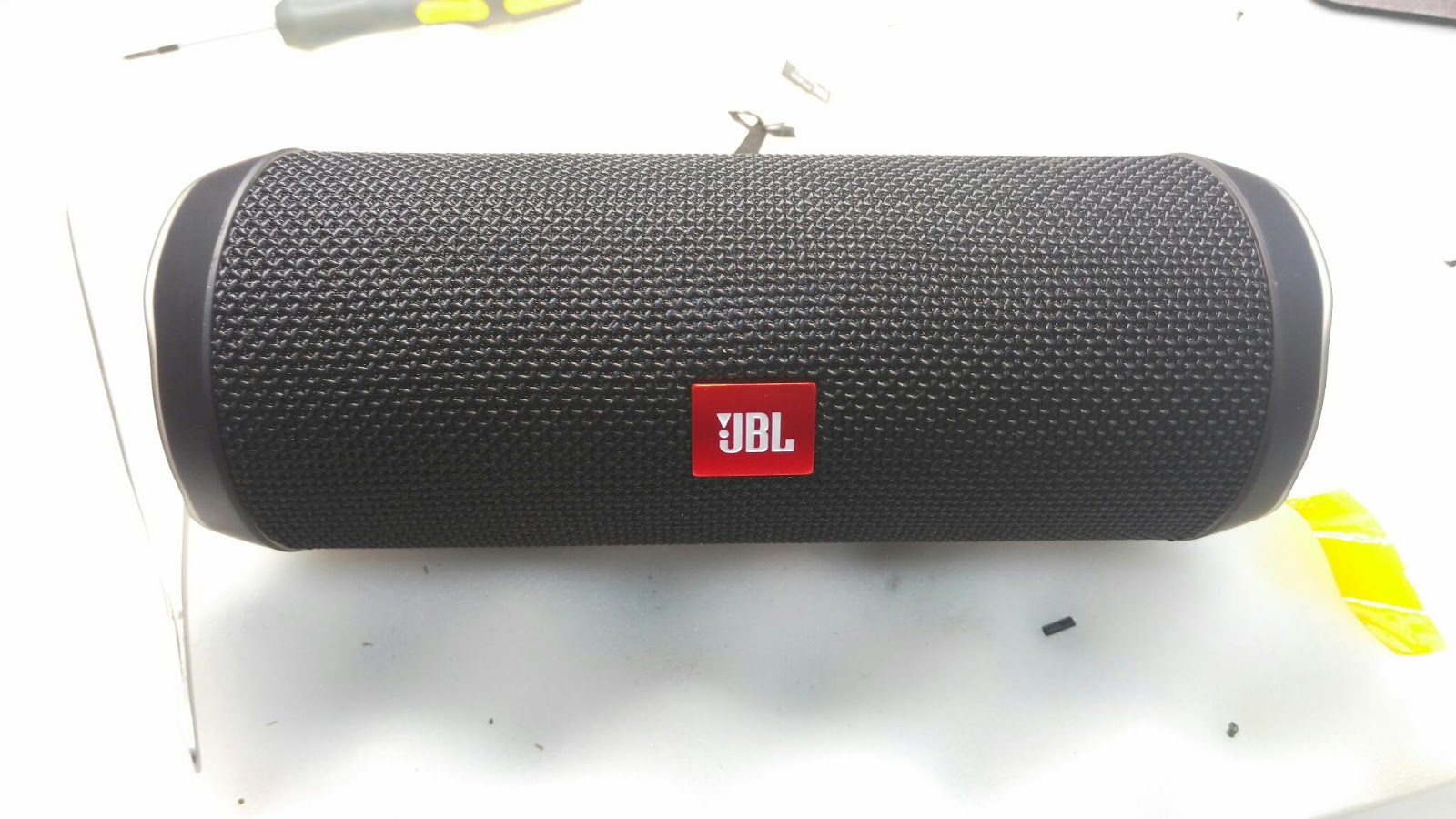 Видишь колонку jbl. JBL 110 колонка. Колонок JBL 15v. JBL колонки 2000х. Акустическая система JBL cwt128.