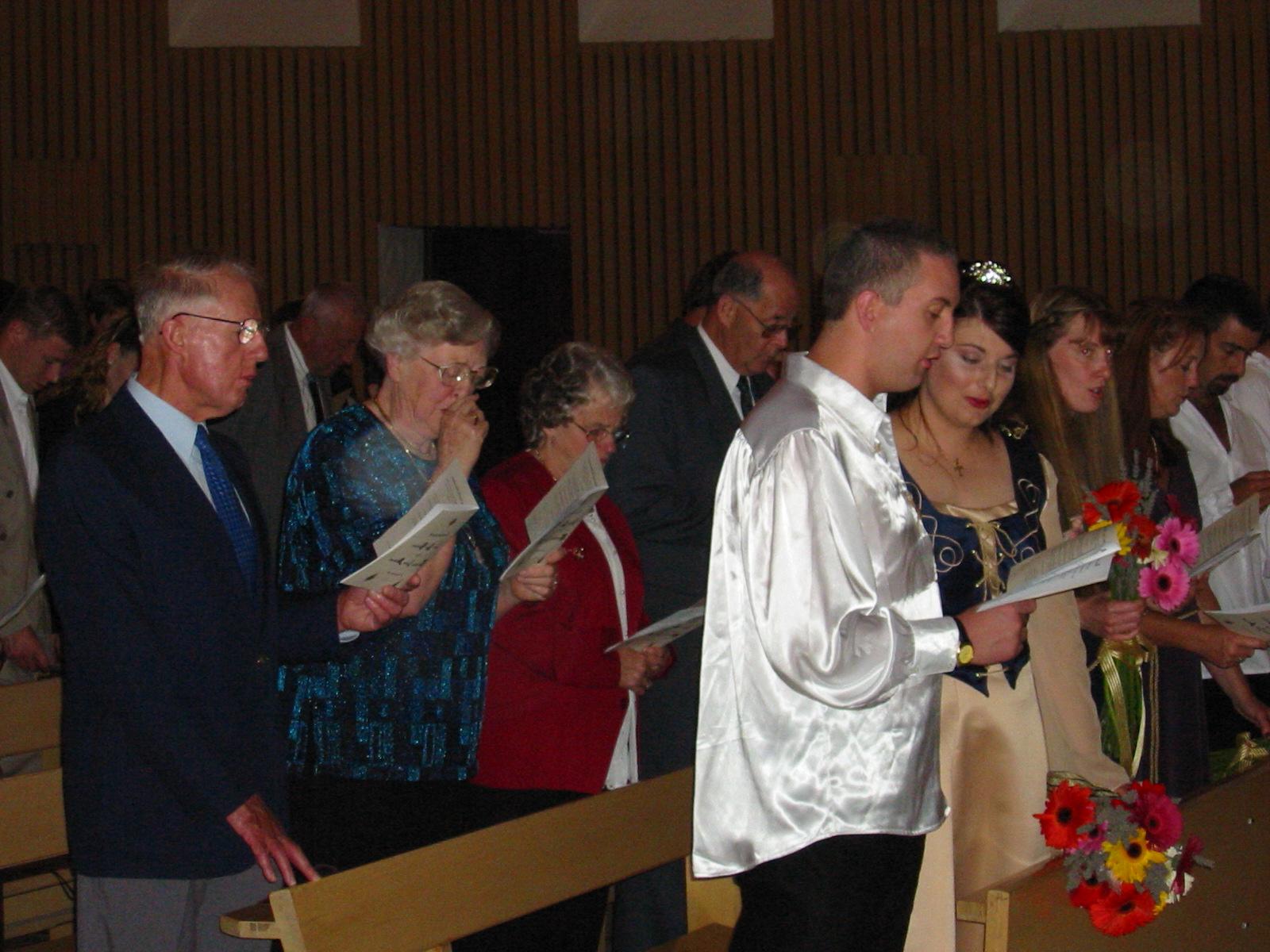 47-bridal_party_singing.jpg