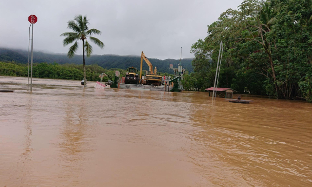 The Daintree ferry infrastructure in far-north Queensland has been severely damaged in record flooding, which saw the river peak at close to 12.6 metres on 26 January 2019. Photo: Douglas Shire Council