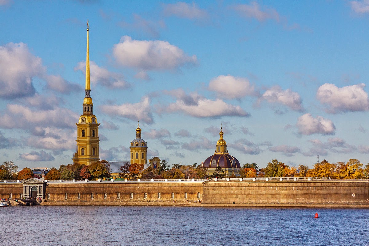 Почему петропавловская крепость. Петропавловская крепость в Санкт-Петербурге. Петербург Петропавловская крепость. Петропавловская крепость территория. Петропавловская крепость в Санкт-Петербурге Соборная площадь.