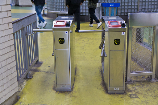 Allied Universal Security guard accused of beating man at a SEPTA turnstile