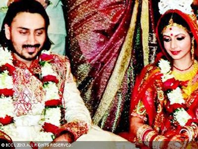 Nispal Singh and Koel got married as per Bengali rituals.