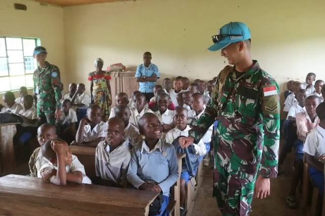 Kenalkan Kesenian Indonesia, Satgas Indo RDB XXXIX-D Kompi Bravo  Kenalkan Kesenian Indonesia pada Siswa Siswi Dima Elementary School Of Shabunda