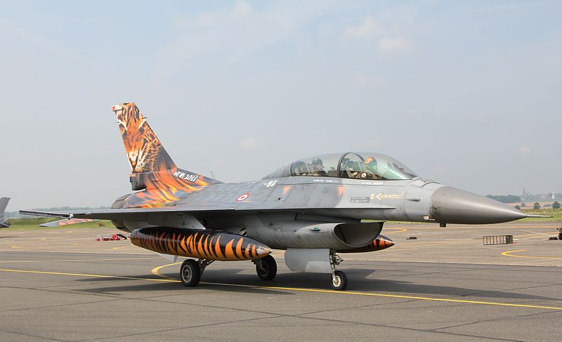 파일:external/upload.wikimedia.org/800px-Turkish_AF_F-16D_%285808444013%29.jpg