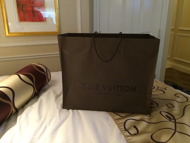 Unboxing, Louis Vuitton