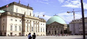 Königliche Oper, Hedwigs-Kathedrale, Quelle: Gisela Pape, https://berlin.city-map.de/02015000/forum-fridericianum-am-bebelplatz