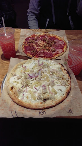 Pizza Restaurant «Blaze Pizza», reviews and photos, 3540 Riverside Plaza Dr, Riverside, CA 92506, USA