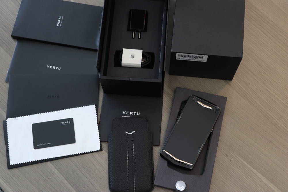 KHẢ NĂNG SẠC PIN SIÊU TỐC CỦA VERTU ASTER P | HOÀNG LUXURY