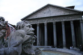 Fountain outside the Pantheon