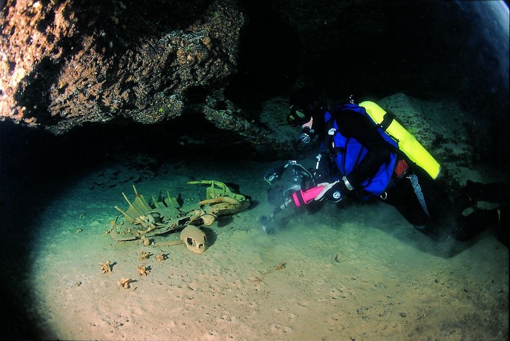 turtle-cavern-sipadan-3