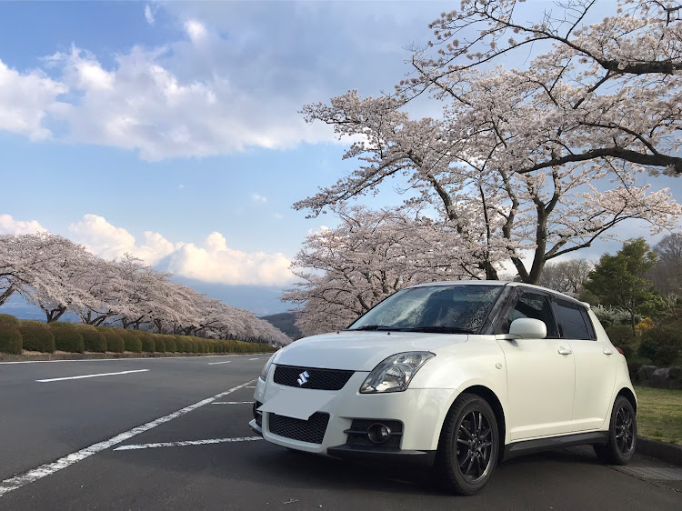 スイフトスポーツの桜と愛車・桜・スイスポ・zc31sに関するカスタム事例の投稿画像2枚目
