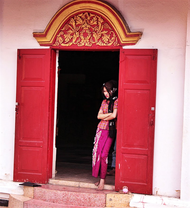 Red Door  di Ale Brigante