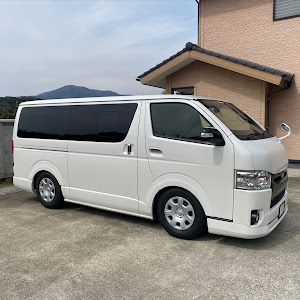 ハイエースバン TRH200V