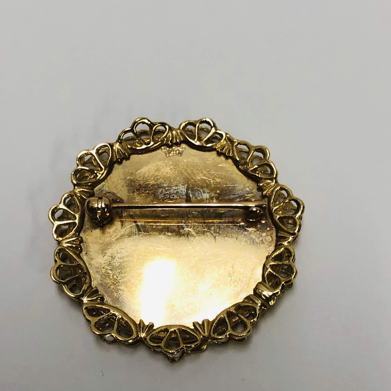 14 Kt. Gold Engraved Brooch