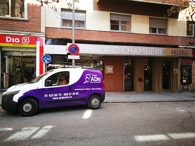 Hotel NH Bretón