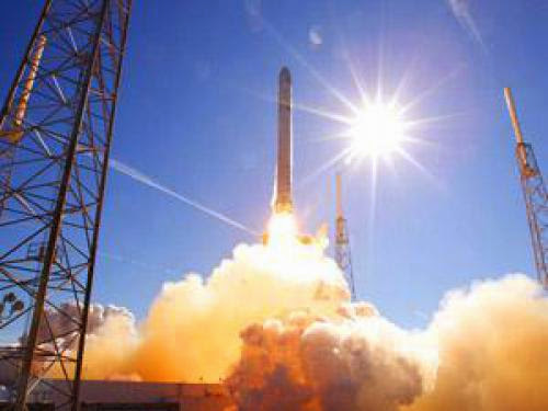 Spacex A Go For Iss Visit