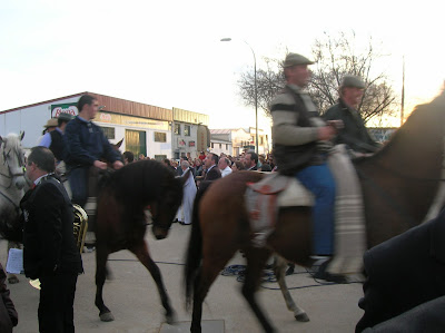 Los caballos llegan al Arroyo Hondo tras la Romería de la Virgen de Luna. Foto: Pozoblanco News, las noticias y la actualidad de Pozoblanco (Córdoba), a 1 click. Prohibido su uso y reproducción * www.pozoblanconews.blogspot.com