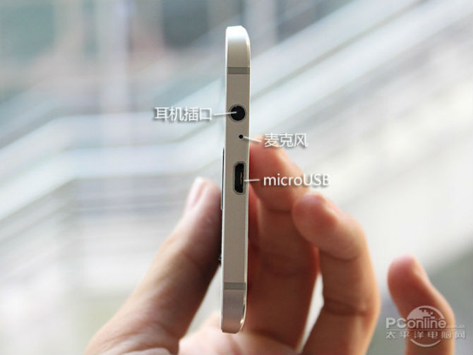 Cận cảnh Galaxy A8, khung kim loại, cảm biến vân tay tích hợp vào nút home