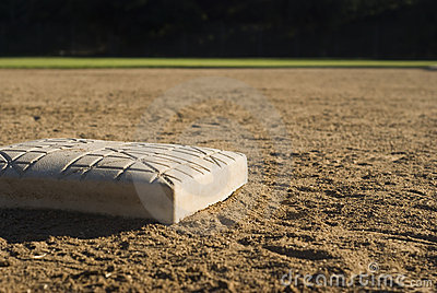 파일:external/thumbs.dreamstime.com/baseball-base-11989490.jpg