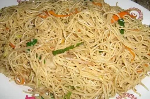 Paneer Hakka Noodles