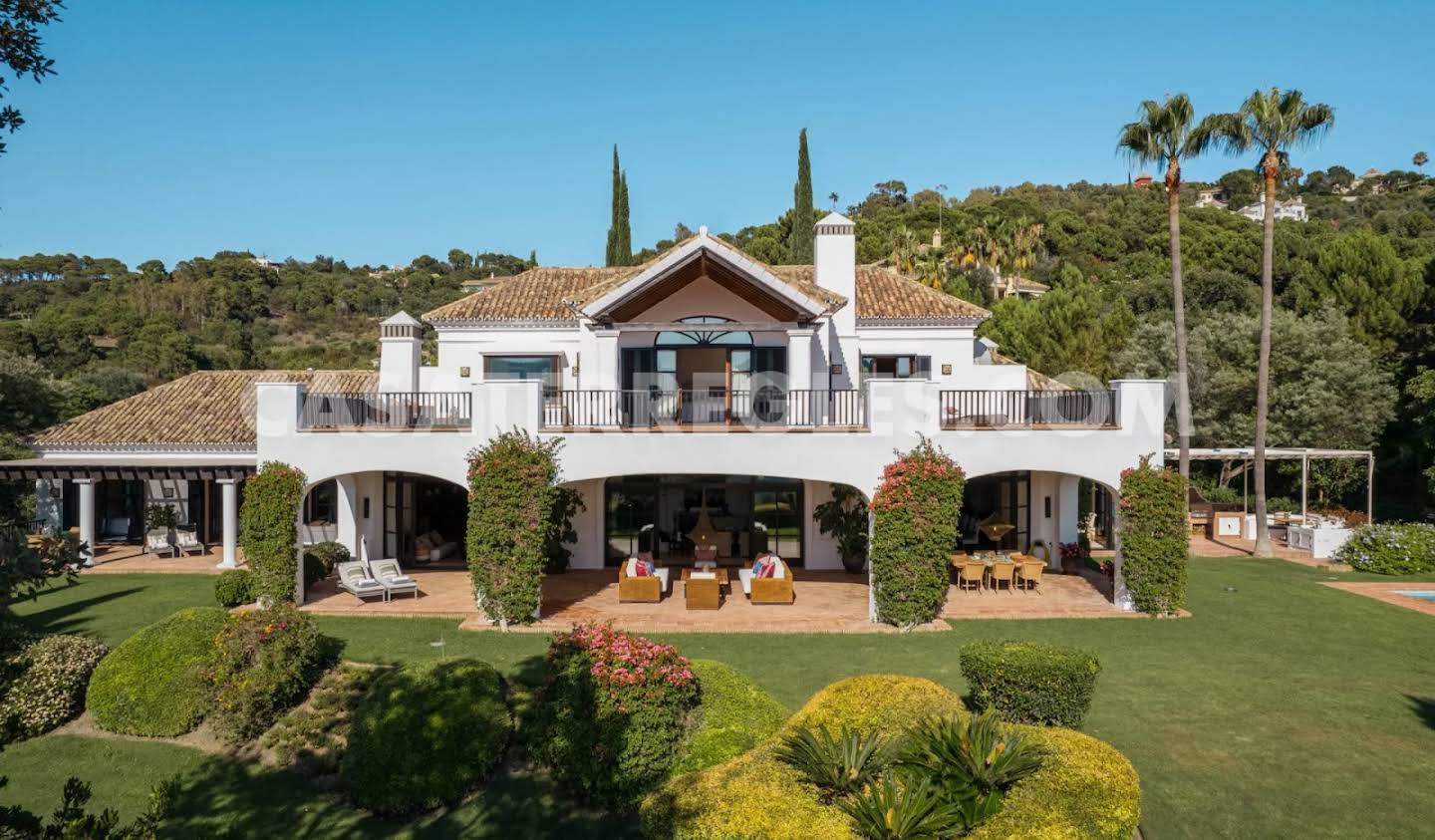 Villa with pool and garden Marbella