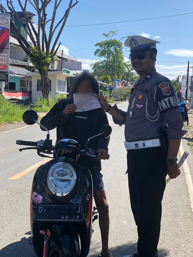 Polantas Bone Tindak Puluhan Pelanggar Lalulintas, Didominasi Tak Pakai Helm SNI*