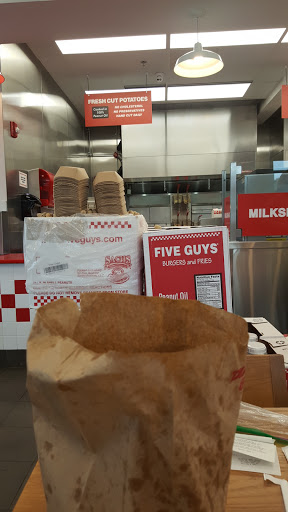 Fast Food Restaurant «Five Guys», reviews and photos, 68 Washington St, South Attleboro, MA 02703, USA