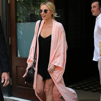 Margot Robbie - Out and about in New York City July 27-2016 018.jpg