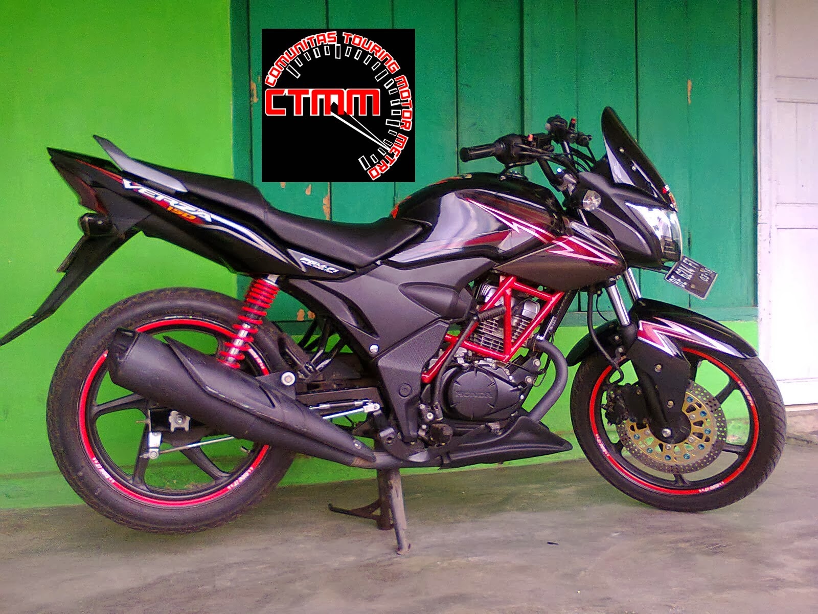 Motor Verza Modifikasi Touring