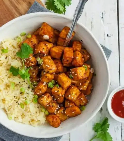 Veg Fried Rice With Paneer In Chilli Garlic Sauce [1 Piece]