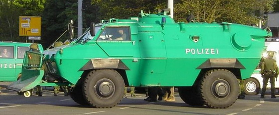 파일:attachment/TM_170_armored_personnel_carrier.jpg