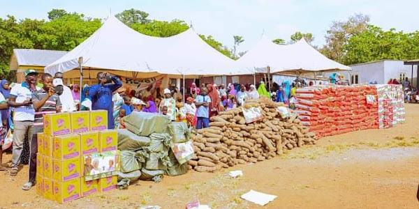 APC Women Presidential Campaign Team Donates Food Items To IDPs In Abuja