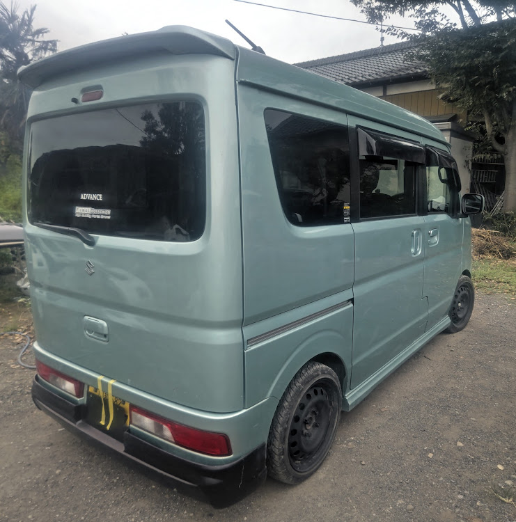 エブリイワゴンの連投失礼します🙏・はよつけたいエアロ…・アリュールに関するカスタム事例の投稿画像4枚目