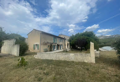 House with pool and terrace 10