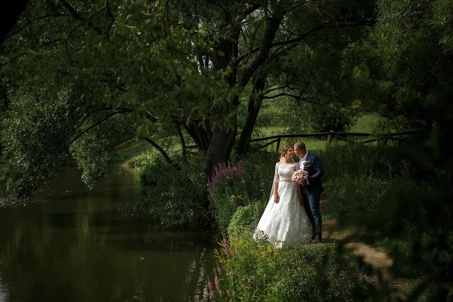 Fotógrafo de casamento Sofya Kiparisova (kiparisfoto). Foto de 11 de outubro 2017