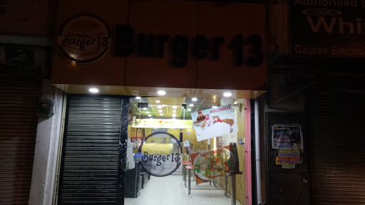 Burger 13, Railway Station Rd, Ram Nagar, Tohana, Haryana 125120, India, Vegetarian_Restaurant, state HR