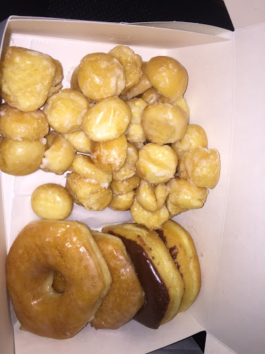 Donut Shop «Fluffy Fresh Donuts», reviews and photos, 5729 Johnson Dr, Shawnee Mission, KS 66202, USA