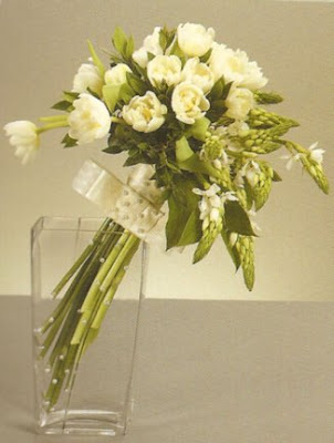 white tulips bouquet