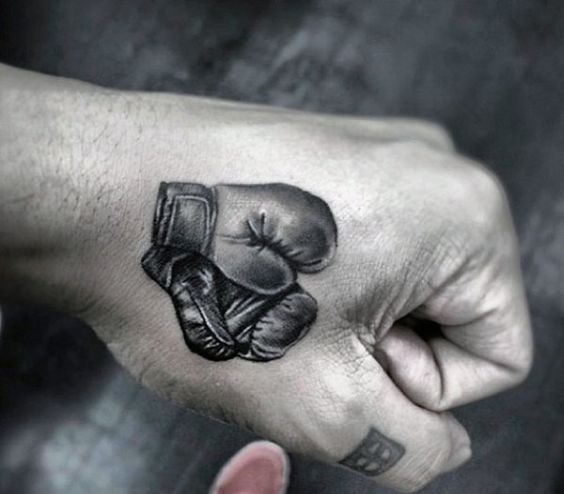 luvas_de_boxe_mo_da_tatuagem