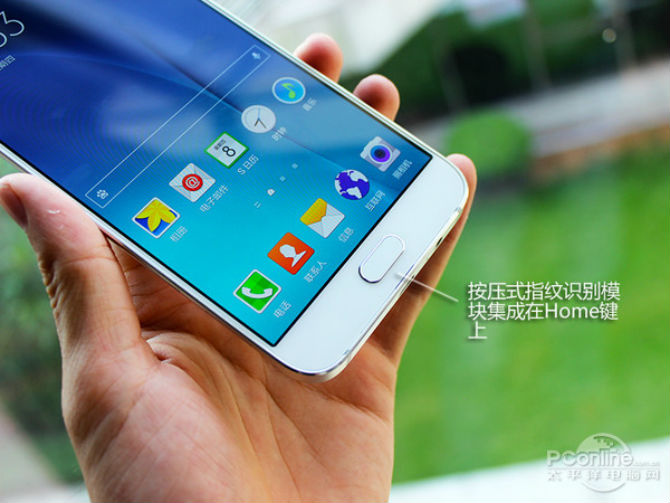 Cận cảnh Galaxy A8, khung kim loại, cảm biến vân tay tích hợp vào nút home