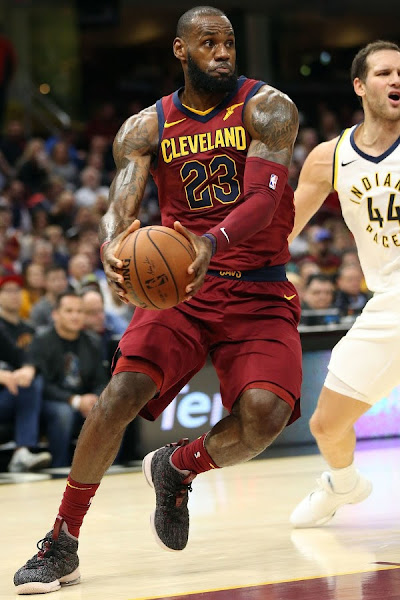 lebron wearing lebron 15