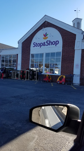 Grocery Store «Stop & Shop», reviews and photos, 67 Newtown Ln, East Hampton, NY 11937, USA