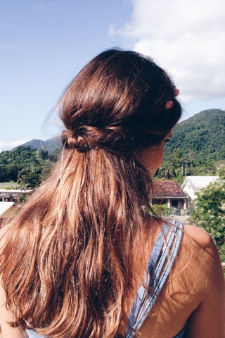 #flores #penteado #romântico #romântica #feminina #céuazul #editorial #flowers #updo #romantic #femine #ephemeral #dreaming #bluesky #flowersinherhair