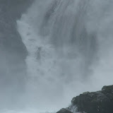 Bij de Kjosfossen-waterval.