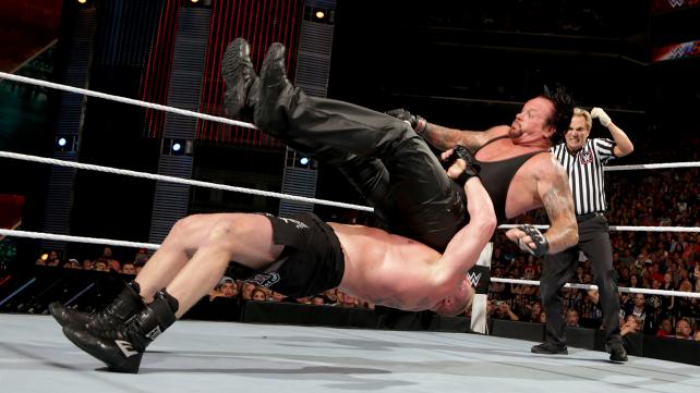 파일:external/www.tadkashadka.com/Brock-Lesnar-Applying-Suplex-City-On-Undertaker.jpg